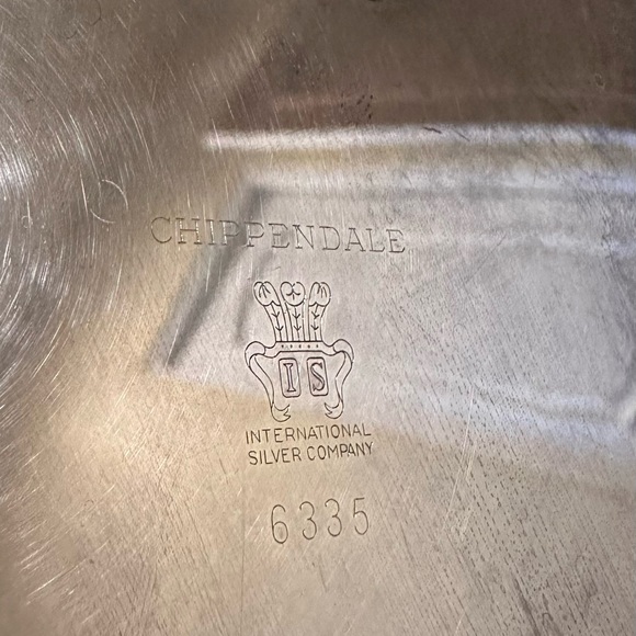 VINTAGE INTERNATIONAL SILVER CO CHIPPENDALE SCALLOPED 10” SILVERPLATED TRAY 6335 - Picture 3 of 3